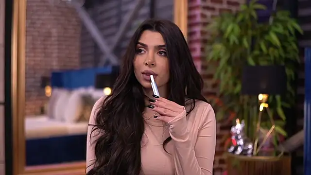 NicoleCellini online show from 11-05-25, 06:33