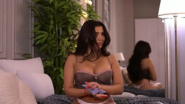 NicoleCellini online show from 03-04-26, 07:32