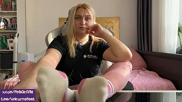 unicornsfeet online show from 04-10-26, 02:46