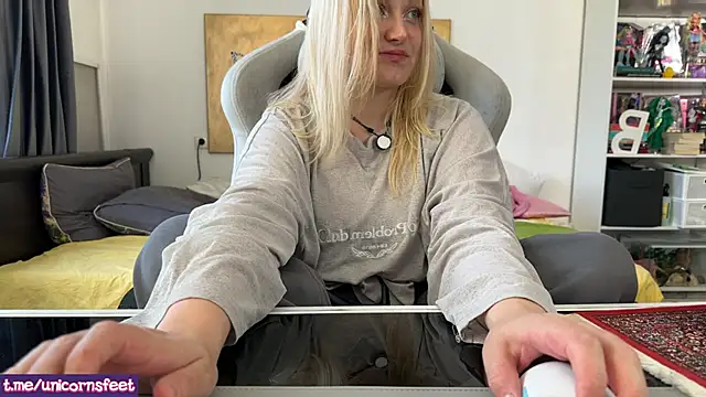 Snapshot of unicornsfeet chatting on 05-16-26, 03:11 unicornsfeet online show from 05-16-26, 03:11