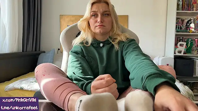 Snapshot of unicornsfeet chatting on 04-23-26, 12:29 unicornsfeet online show from 04-23-26, 12:29