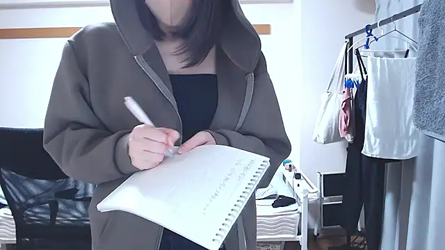 Snapshot of izumi__123 chatting on 10-10-25, 01:45 izumi 123 online show from 10-10-25, 01:45