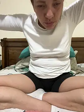 Snapshot of lia_huan chatting on 03-18-25, 02:18 lia huan online show from 03-18-25, 02:18