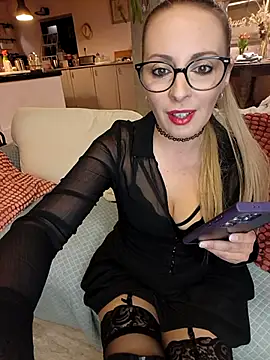 Snapshot of Jade_Emeraud chatting on 03-17-25, 07:58 Jade Emeraud online show from 03-17-25, 07:58