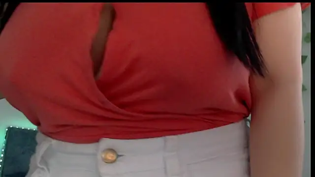 Snapshot of Donniia chatting on 03-03-25, 05:31 Donniia online show from 03-03-25, 05:31