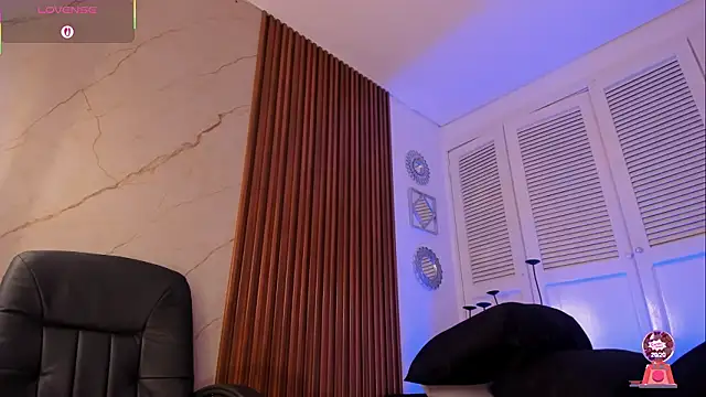 Emiilycollins online show from 02-04-26, 04:51