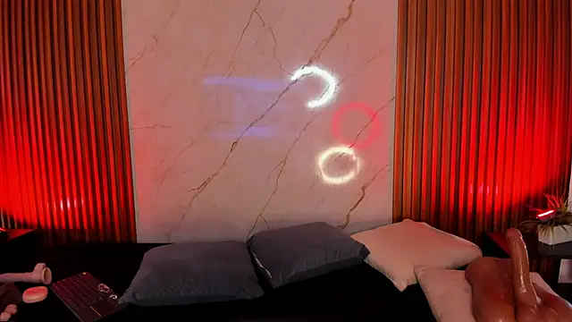 Emiilycollins online show from 01-28-25, 04:29