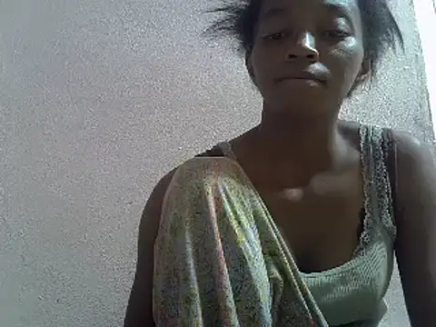 Snapshot of ElianeHot chatting on 03-19-25, 07:49 ElianeHot online show from 03-19-25, 07:49