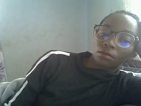 ElianeHot online show from 06-30-26, 07:52