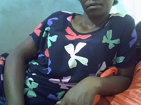 Snapshot of ElianeHot chatting on 04-25-26, 02:25 ElianeHot online show from 04-25-26, 02:25