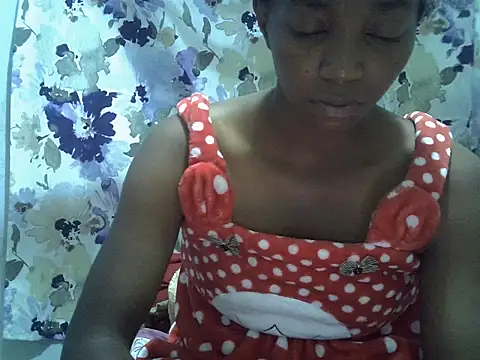 Snapshot of ElianeHot chatting on 06-02-26, 06:30 ElianeHot online show from 06-02-26, 06:30