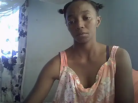 Snapshot of ElianeHot chatting on 05-16-26, 02:05 ElianeHot online show from 05-16-26, 02:05