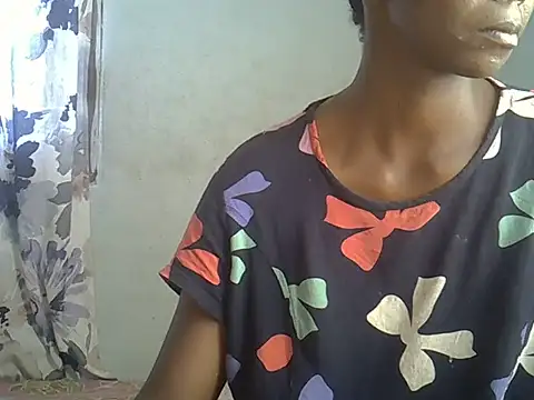 Snapshot of ElianeHot chatting on 05-20-26, 11:51 ElianeHot online show from 05-20-26, 11:51
