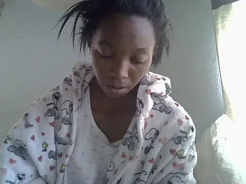 Snapshot of ElianeHot chatting on 09-10-25, 06:56 ElianeHot online show from 09-10-25, 06:56