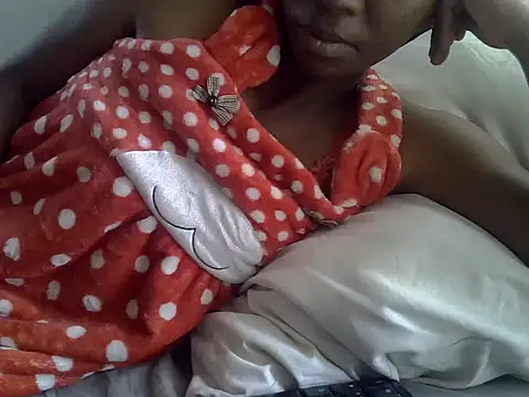 Snapshot of ElianeHot chatting on 10-19-25, 09:23 ElianeHot online show from 10-19-25, 09:23