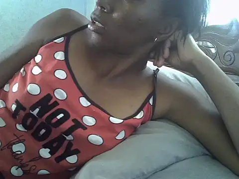 Snapshot of ElianeHot chatting on 09-20-25, 01:38 ElianeHot online show from 09-20-25, 01:38