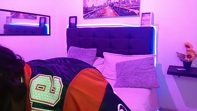 Alisteresa  online show from 11-13-25, 01:31