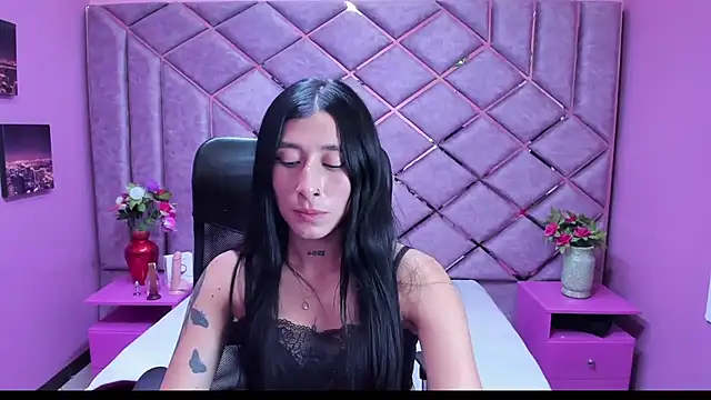 Snapshot of Nairobi_Skinny_ chatting on 09-18-25, 03:20 Nairobi Skinny  online show from 09-18-25, 03:20