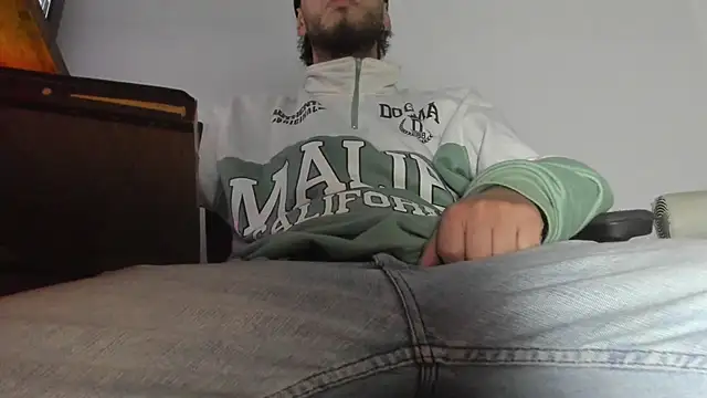 Snapshot of s_sven03 chatting on 10-19-25, 11:29 s sven03 online show from 10-19-25, 11:29