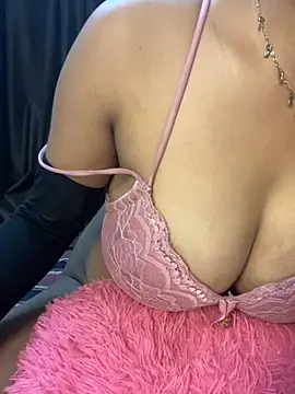 Mia 656 online show from 10-31-25, 12:24