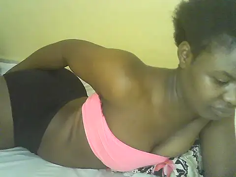 Snapshot of princess-maira chatting on 06-26-26, 08:09 princess-maira online show from 06-26-26, 08:09