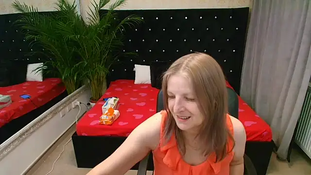 Lilly hott online show from 11-28-25, 07:03