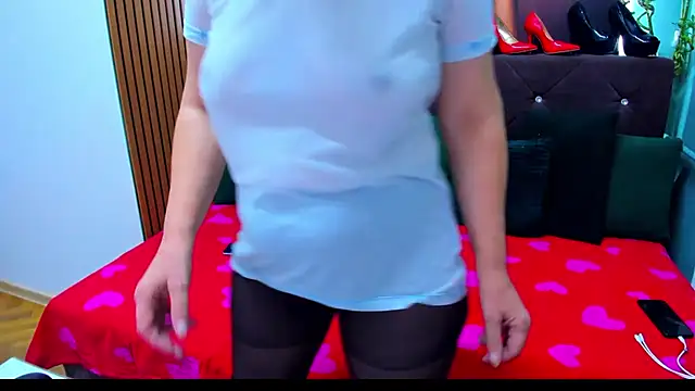 Lilly hott online show from 10-14-25, 06:41