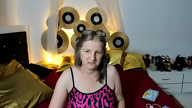 Lilly hott online show from 09-11-25, 09:04