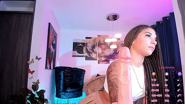 Snapshot of pretty_pettite chatting on 02-10-25, 11:13 pretty pettite online show from 02-10-25, 11:13