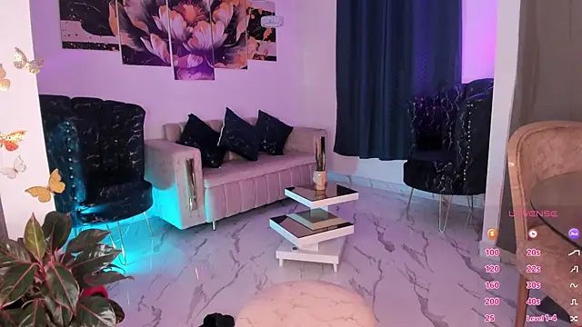 Snapshot of pretty_pettite chatting on 02-08-25, 11:13 pretty pettite online show from 02-08-25, 11:13