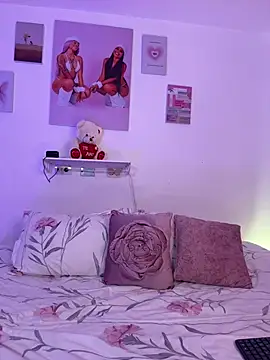 pretty pettite online show from 04-21-26, 01:42