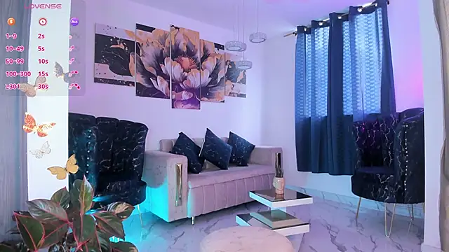 Snapshot of pretty_pettite chatting on 02-08-25, 04:35 pretty pettite online show from 02-08-25, 04:35