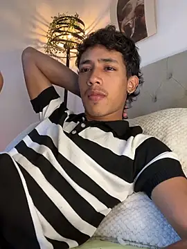 Ostin18hot online show from 12-21-25, 02:13