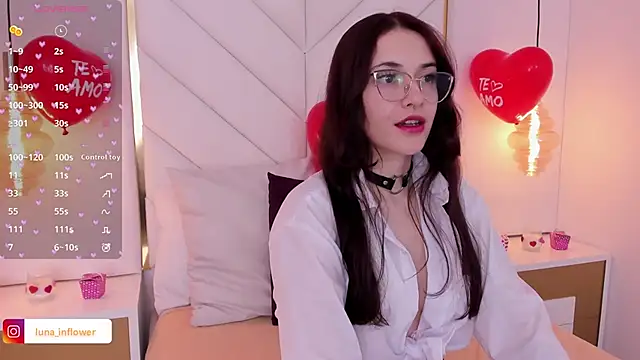 Snapshot of Flor_delunaa chatting on 02-17-25, 12:16 Flor delunaa online show from 02-17-25, 12:16