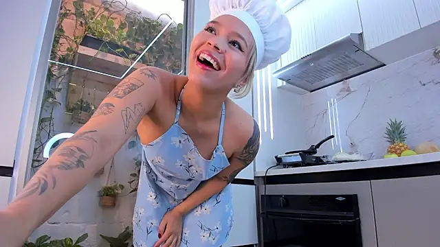 Adria ross online show from 02-21-25, 03:32