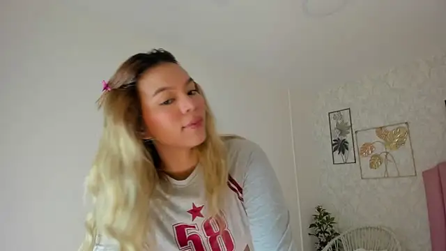 Adria ross online show from 11-06-25, 01:26