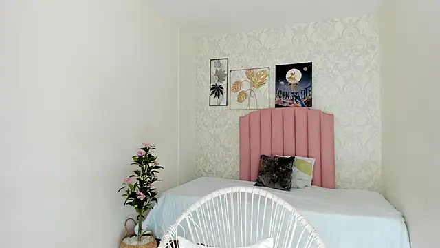 Adria ross online show from 10-21-25, 12:26