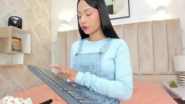 Anniie Queen online show from 12-02-25, 04:36