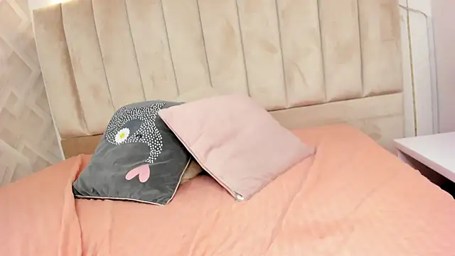 Anniie Queen online show from 02-26-26, 03:17