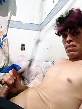 Snapshot of Camuss30 chatting on 10-26-25, 04:13 Camuss30 online show from 10-26-25, 04:13