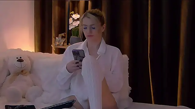 TinaHarley online show from 02-18-26, 04:47