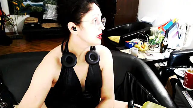 Snapshot of Imperatriza chatting on 07-22-26, 11:51 Imperatriza online show from 07-22-26, 11:51