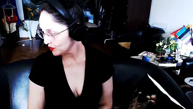 Snapshot of Imperatriza chatting on 07-12-26, 04:30 Imperatriza online show from 07-12-26, 04:30