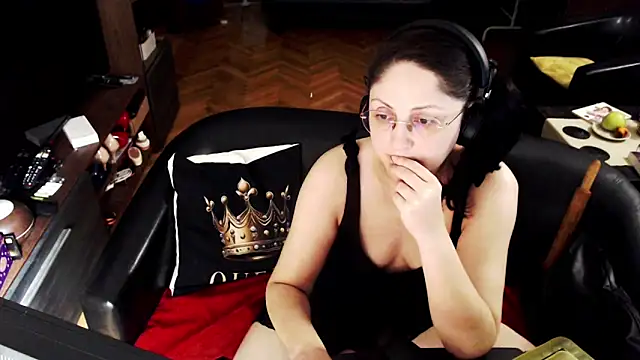 Snapshot of Imperatriza chatting on 06-18-26, 08:58 Imperatriza online show from 06-18-26, 08:58