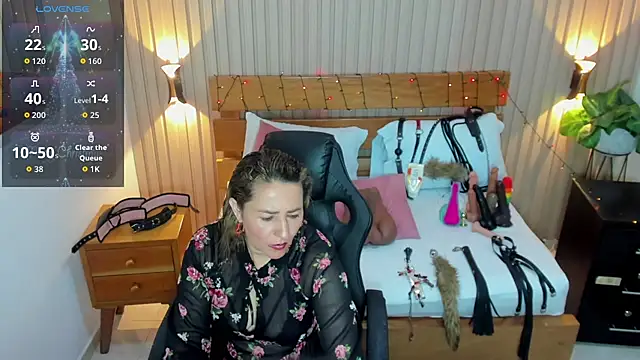 luciana ballesteros  online show from 12-17-25, 12:43