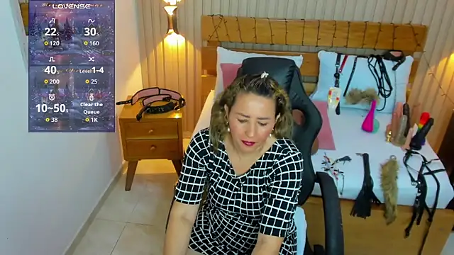 luciana ballesteros  online show from 12-15-25, 12:33