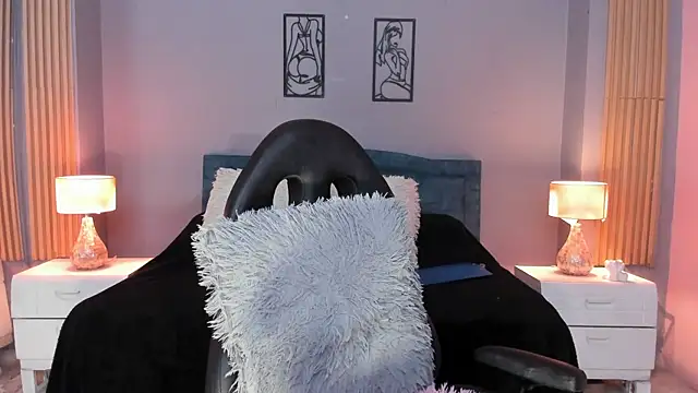 RamonaSimons online show from 12-20-25, 08:33