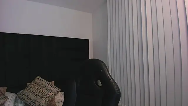 FaloonRoussel online show from 11-08-25, 05:49