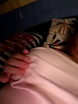 Snapshot of poussychats chatting on 01-14-25, 08:15 poussychats online show from 01-14-25, 08:15