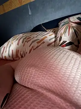 Snapshot of poussychats chatting on 02-19-25, 08:44 poussychats online show from 02-19-25, 08:44